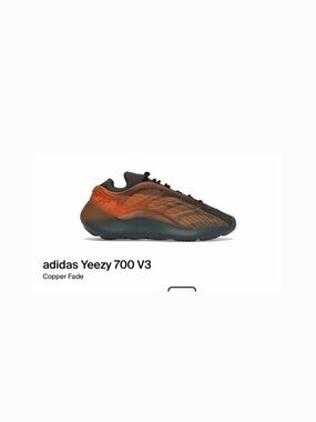 Yeezy 700 V3 color Copper Fade Sneakers      size 11 Men new in box